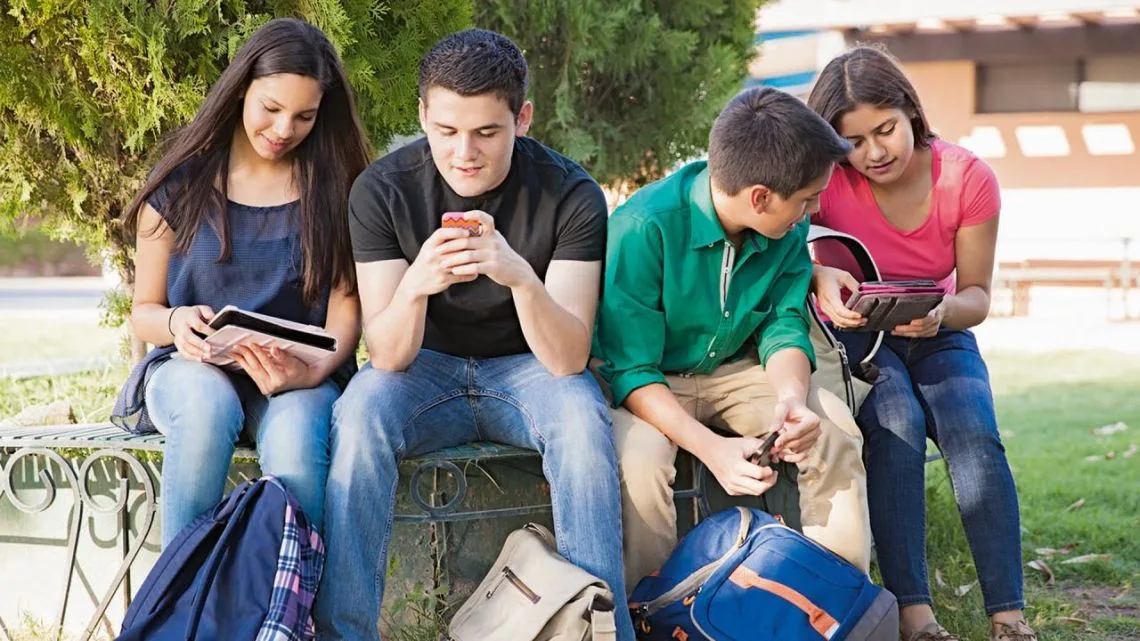 Alarma social por riesgos digitales en niñas, niños y adolescentes en Argentina