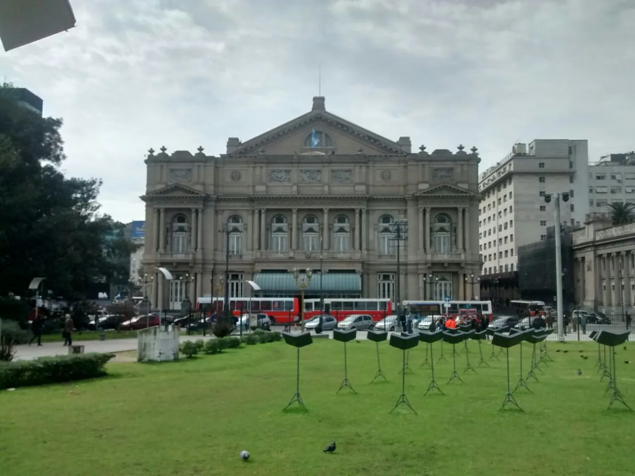 Contra Fachada, desde Plaza Lavalle