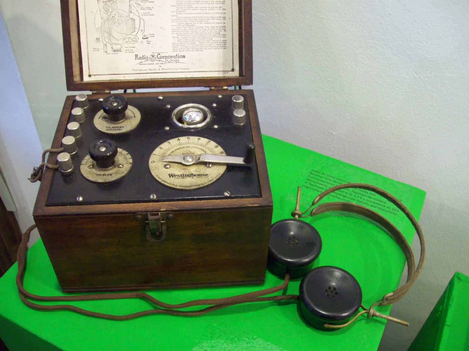 The RCA/Westinghouse Aeriola Senior radio, introduced at the very start of AM broadcasting, 1922-1923