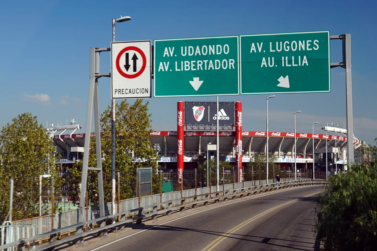Estadio Antonio Vespucio Liberti desde el Puente Ángel Labruna. Belgrano, Buenos Aires, Argentina.