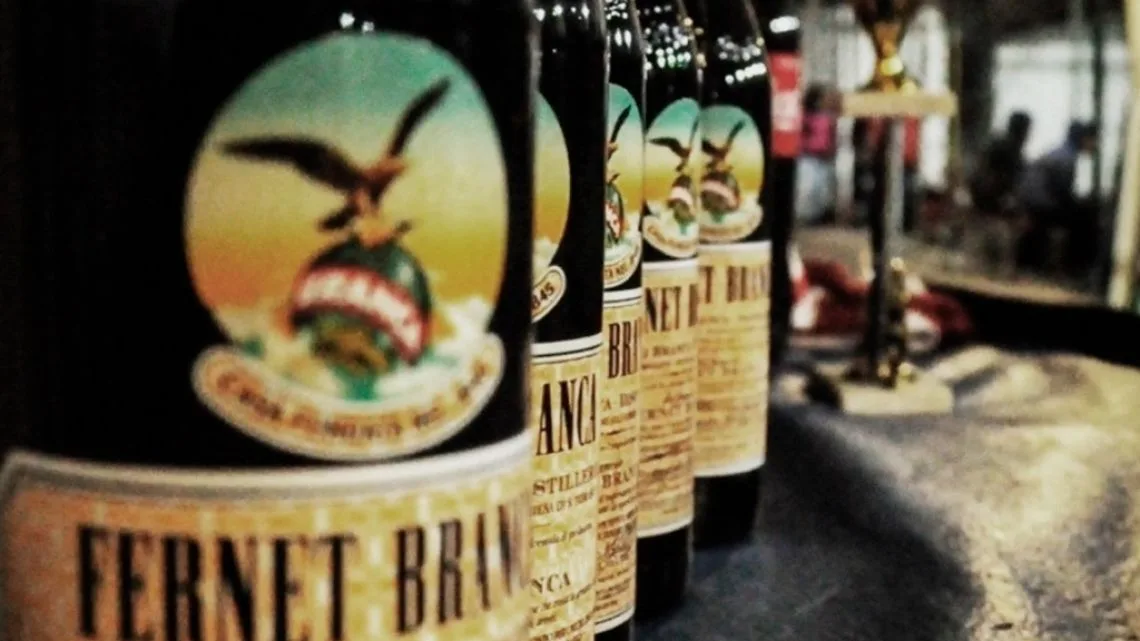 El Festival del Fernet llega a Cosquín y propone un monumento a la bebida popular